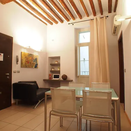 Lejlighedshotel Parizzi & Restaurant Parma