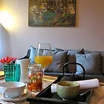 Parizzi Suites&studio Restaurant Aparthotel