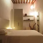 Parizzi Suites&studio Restaurant 4*