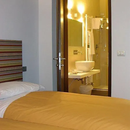 Parizzi Suites&studio Aparthotel 4*