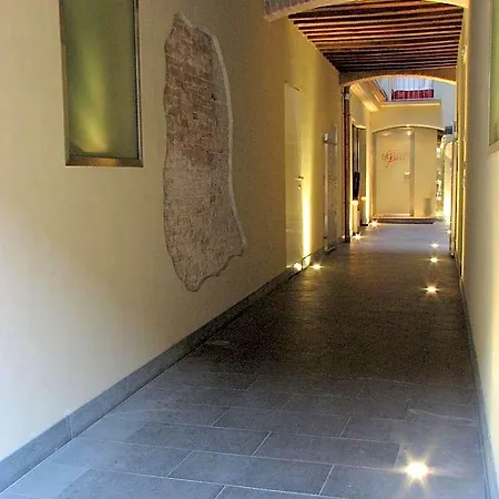 Aparthotel Parizzi Suites&studio Restaurant 4*