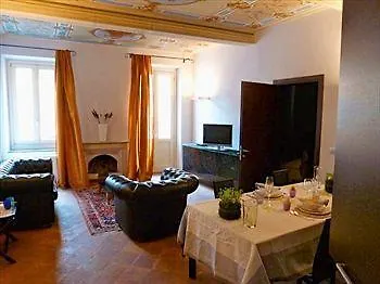 Parizzi & Restaurant מלון דירות 4*
