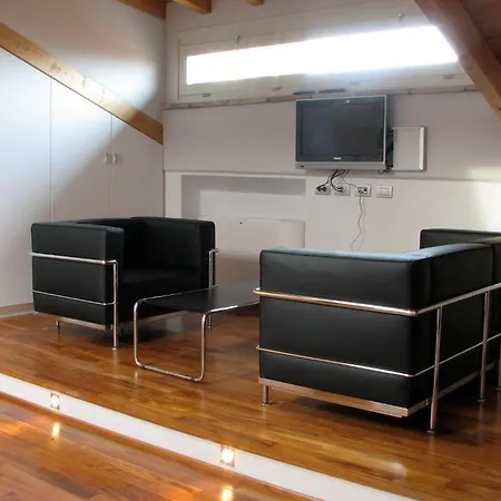 Parizzi Suites&studio Restaurant Aparthotel