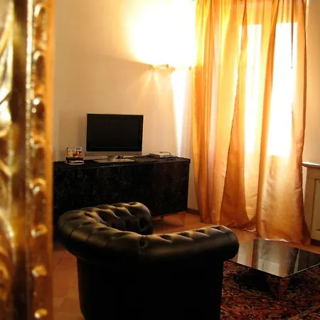 Parizzi Suites&studio Restaurant 4*