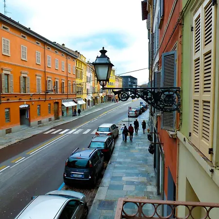 Parizzi Suites&Studio Restaurant 4*