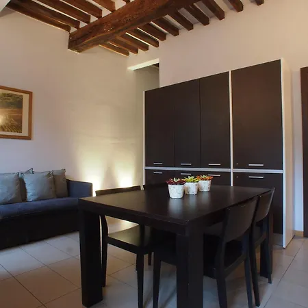 شقة فندقية Parizzi & Restaurant