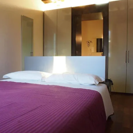 Parizzi & Restaurant شقة فندقية 4*