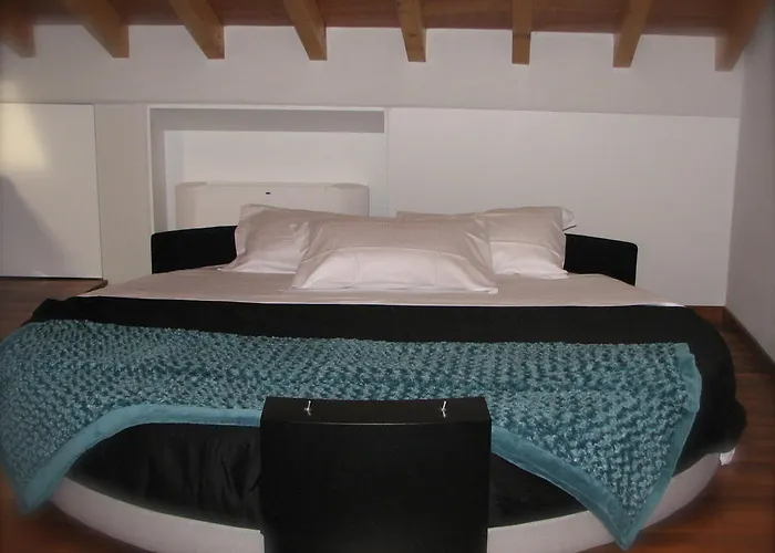 Ξενοδοχείο με διαμερίσματα Parizzi Suites&Studio Restaurant 4*