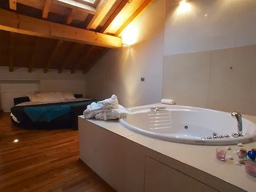 Parizzi Suites&Studio Restaurant 4*